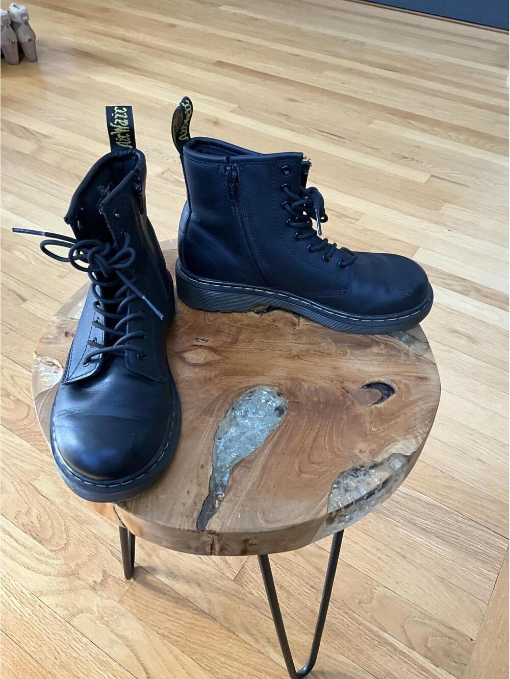 Dr. Martens Juniors' 1460 Lace Up Boots size 3
